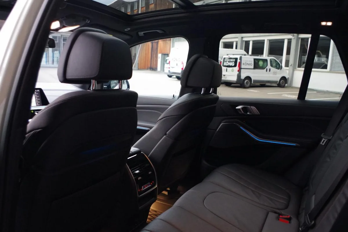 BMW X5 M Sport Édition St. Moritz (1/50) - Miniature 10