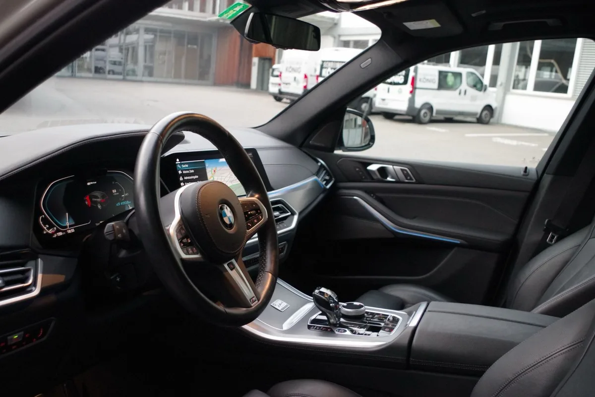 BMW X5 M Sport Édition St. Moritz (1/50) - Miniature 12