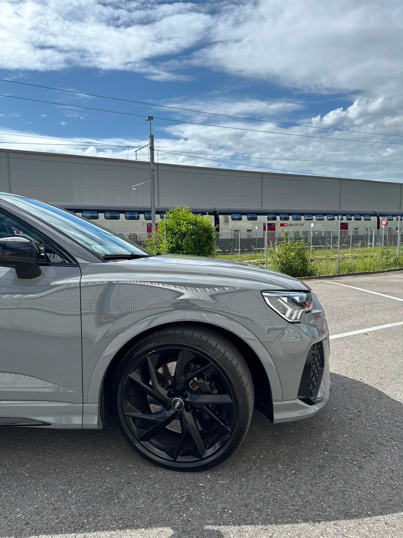 AUDI RSQ3 - Thumbnail 5