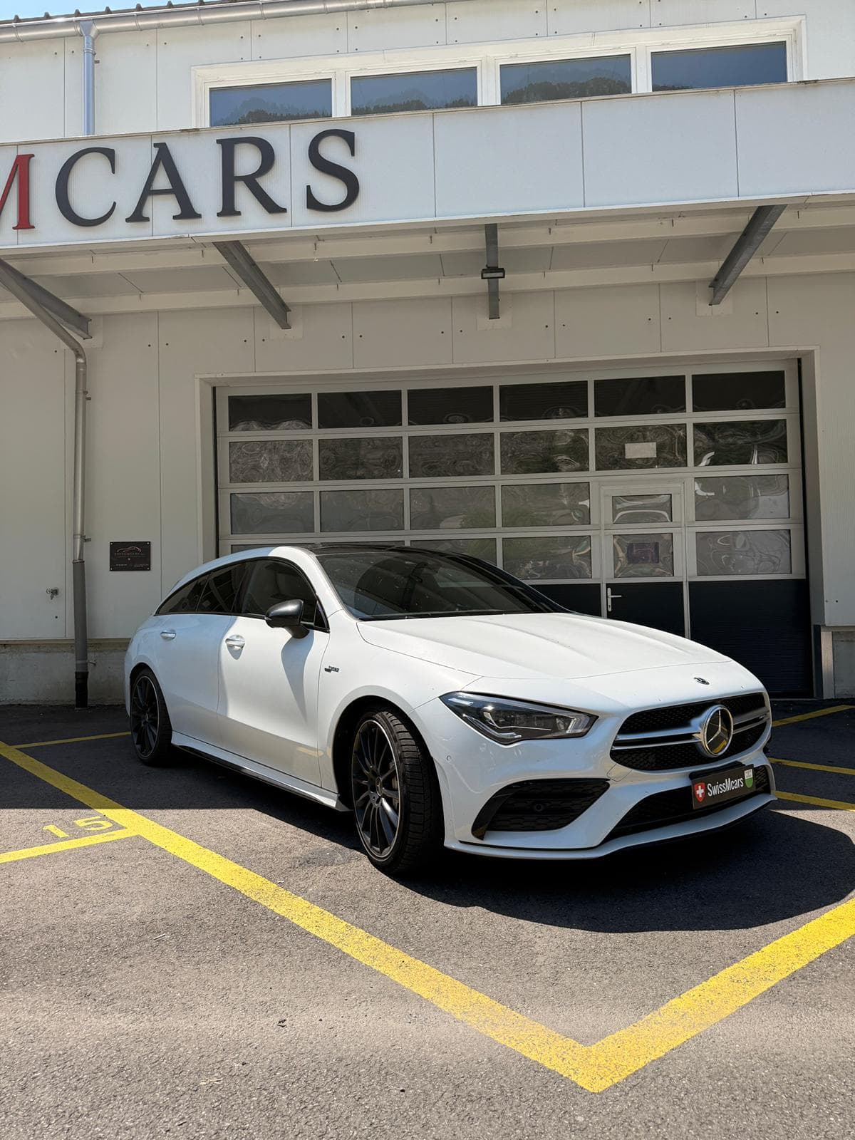 Mercedes CLA 35 AMG - Miniature 3