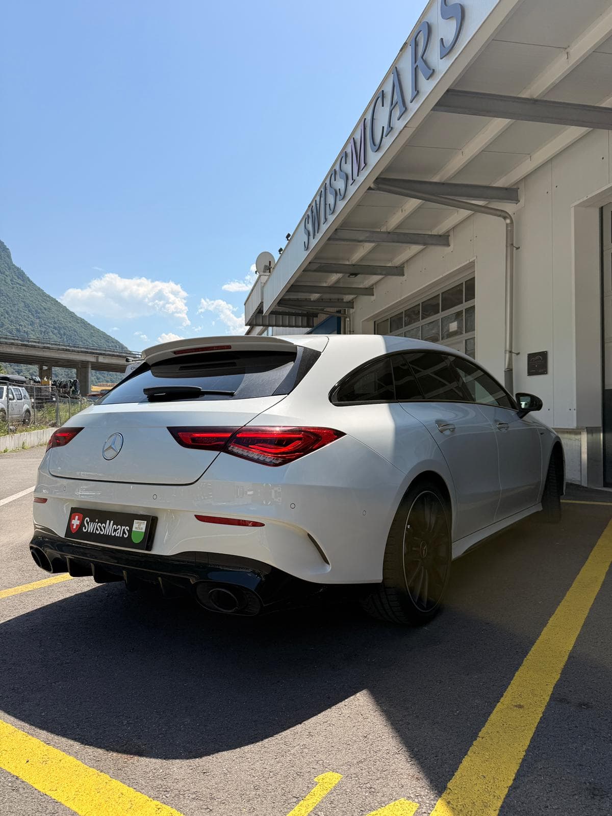 Mercedes CLA 35 AMG - Miniature 9