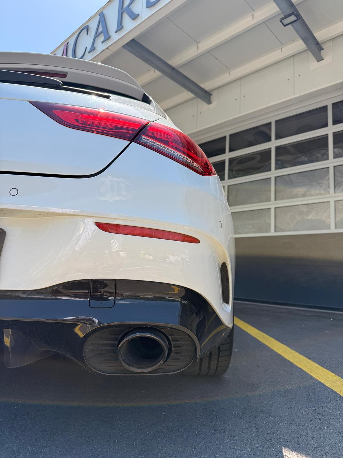 Mercedes CLA 35 AMG - Miniature 11