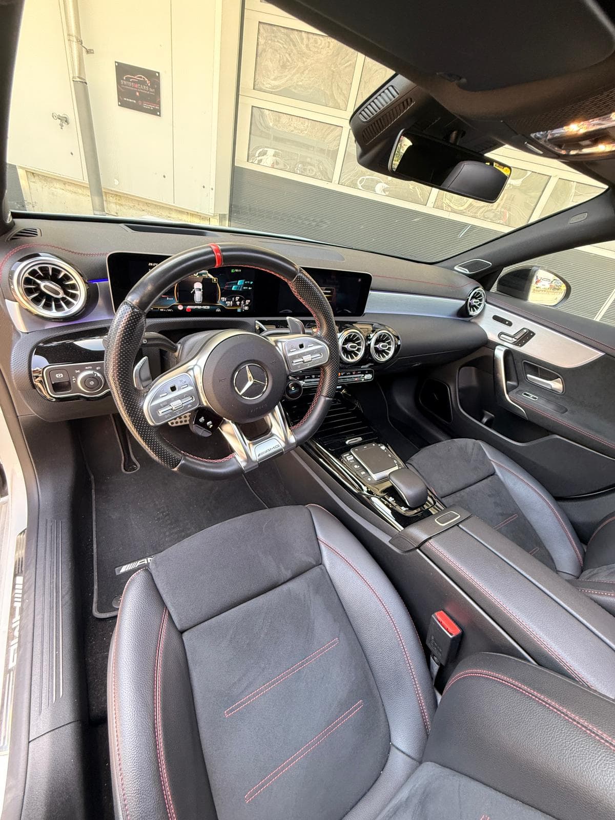 Mercedes CLA 35 AMG - Miniature 15