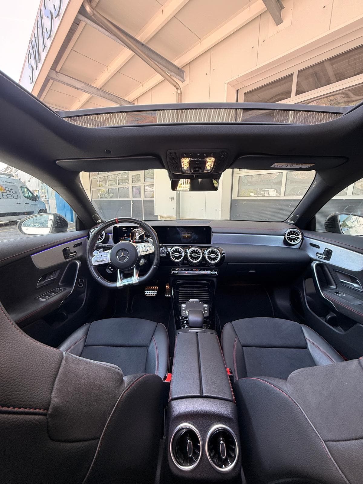 Mercedes CLA 35 AMG - Miniature 16