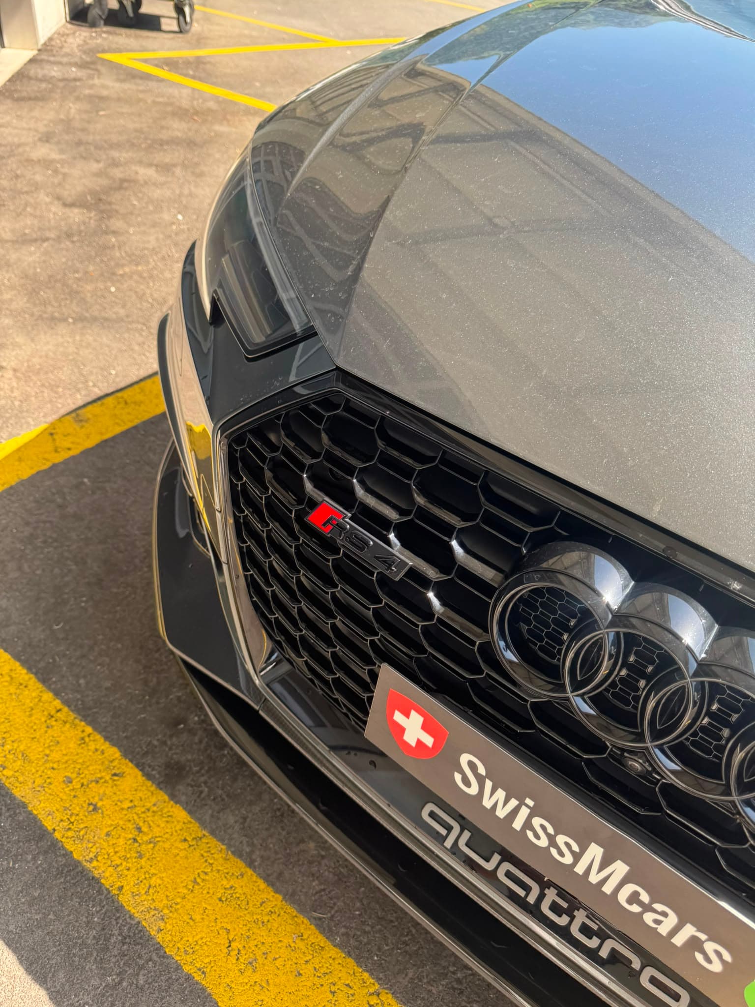 Audi RS4 B9 - Miniature 3