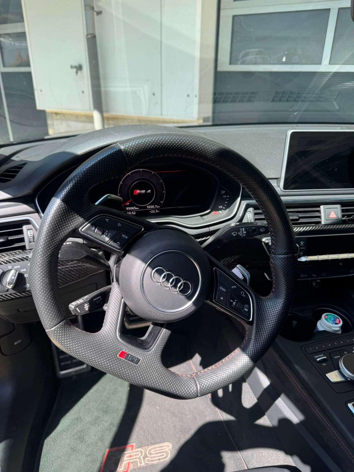 Audi RS4 B9 - Miniature 14