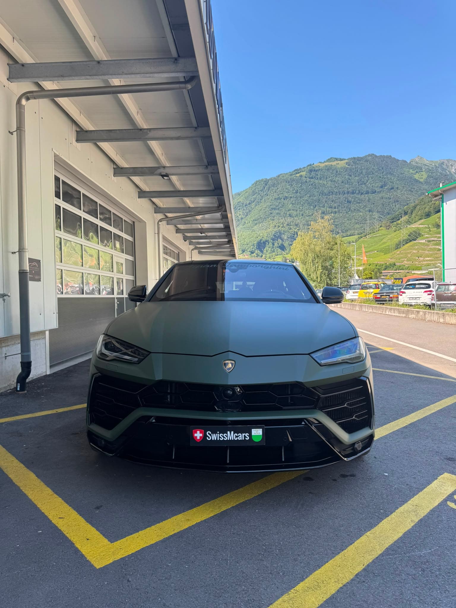 Lamborghini Urus - Thumbnail 2