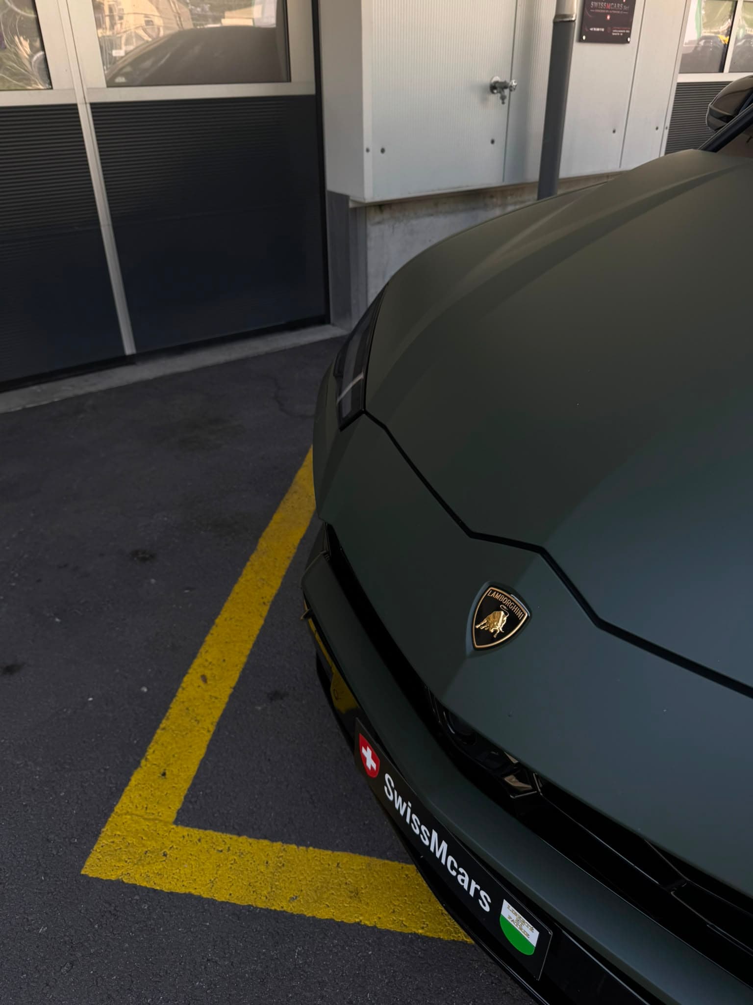 Lamborghini Urus - Thumbnail 3