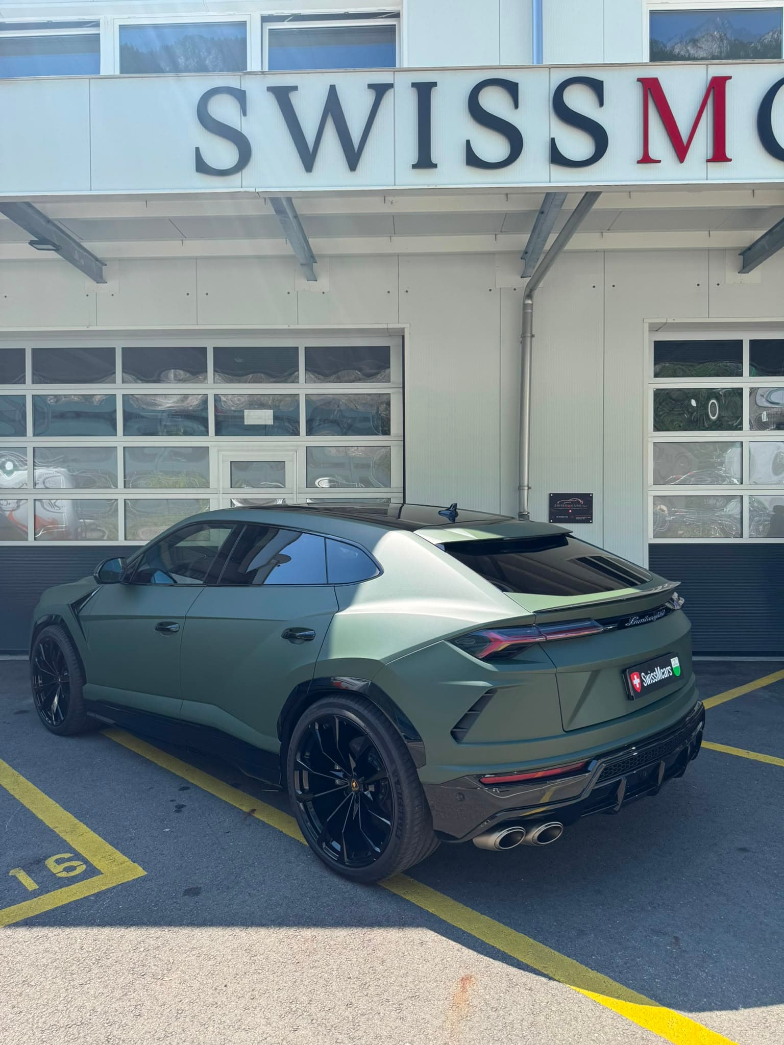 Lamborghini Urus - Thumbnail 8
