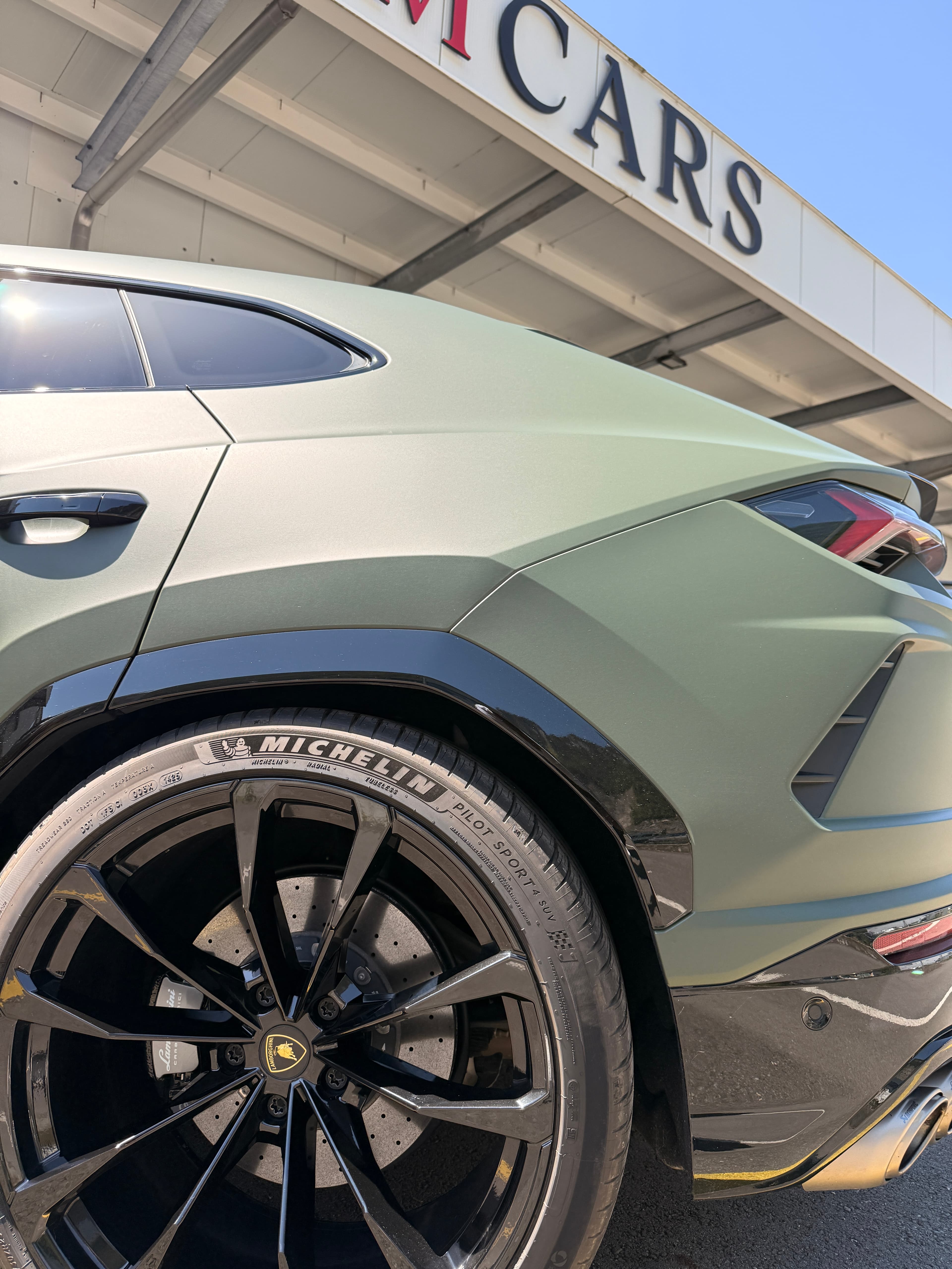 Lamborghini Urus - Thumbnail 10
