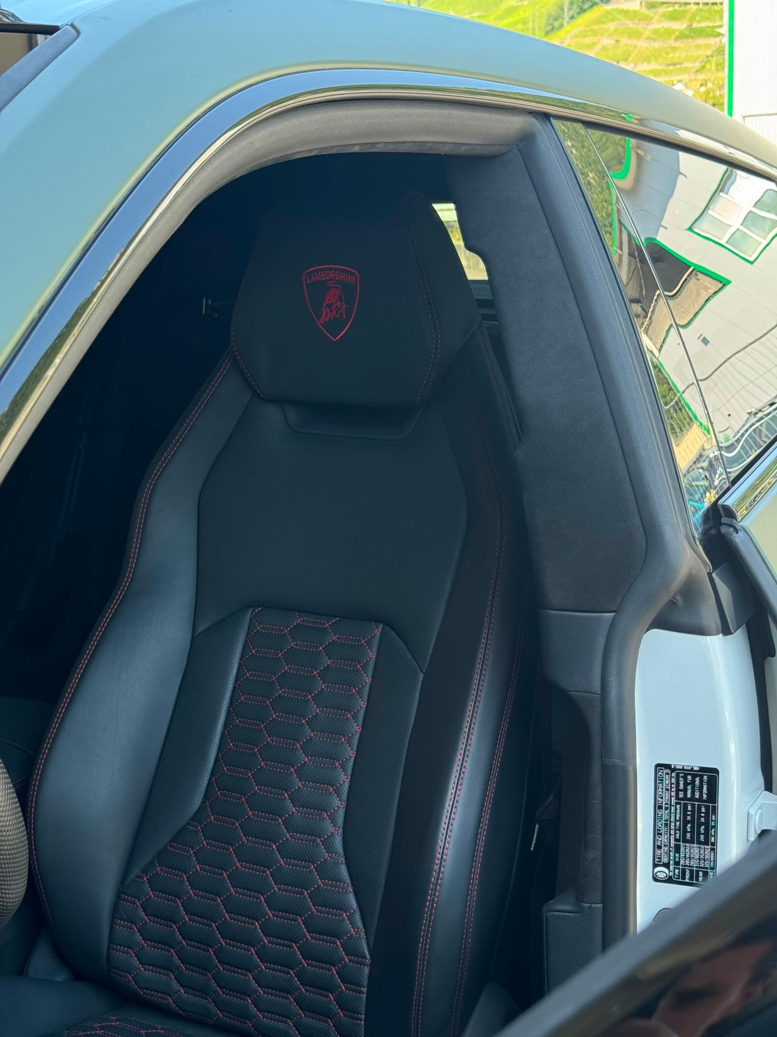 Lamborghini Urus - Thumbnail 11