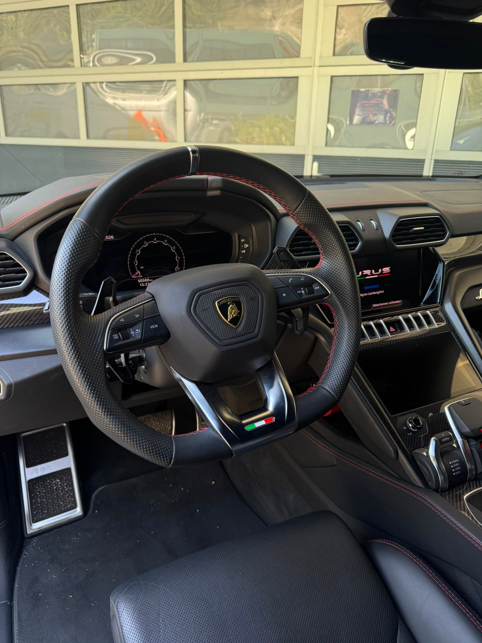 Lamborghini Urus - Thumbnail 12