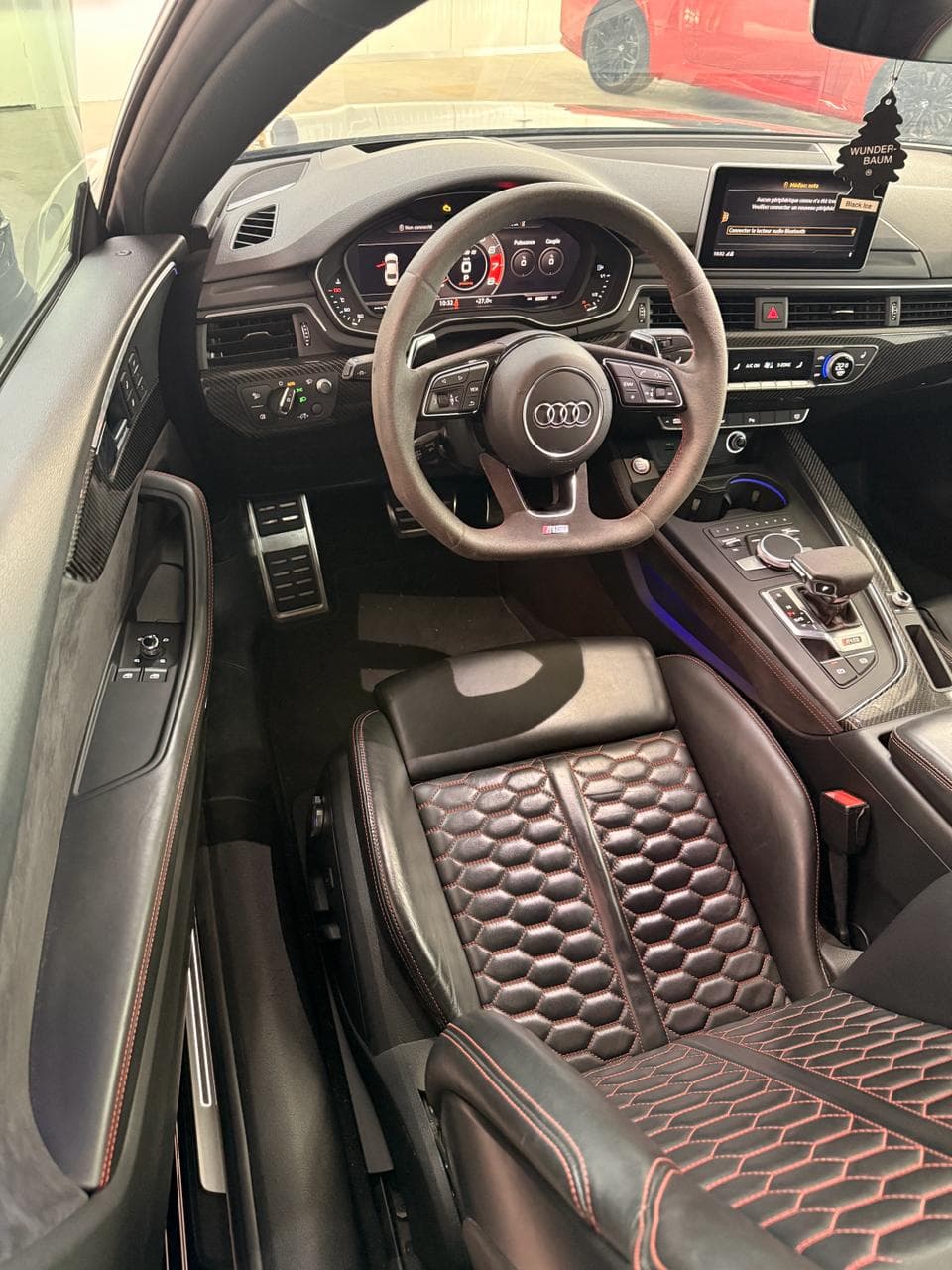 AUDI RS5 - Miniature 8