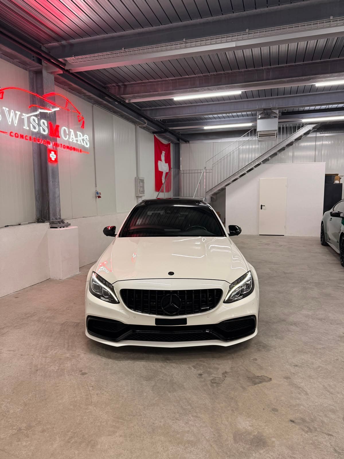 MERCEDES-BENZ C63 S AMG - Miniature 2