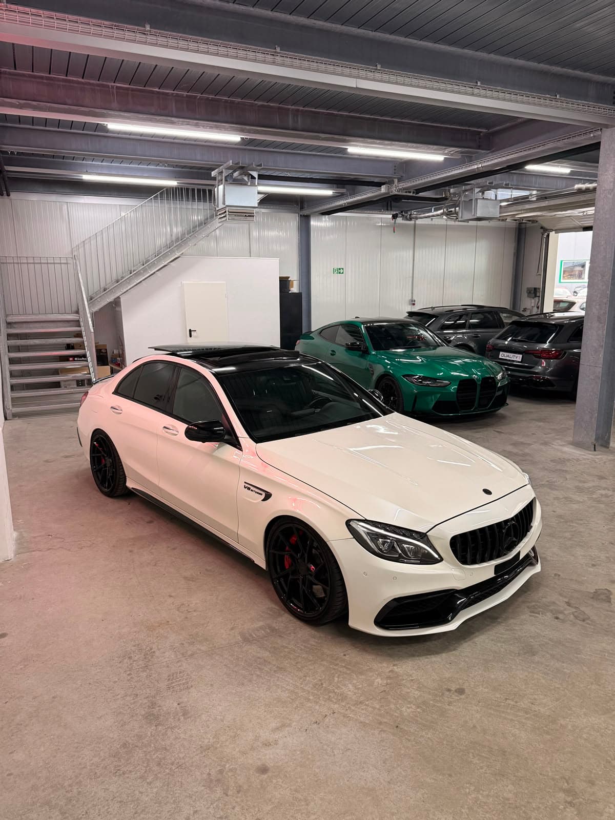 MERCEDES-BENZ C63 S AMG - Miniature 3