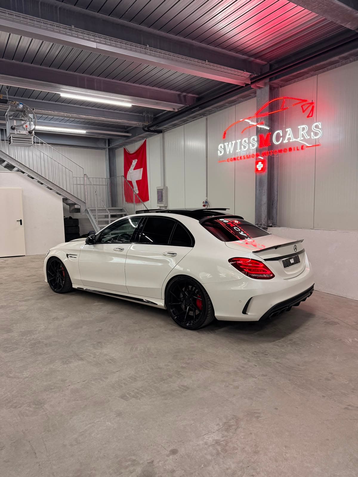 MERCEDES-BENZ C63 S AMG - Miniature 5