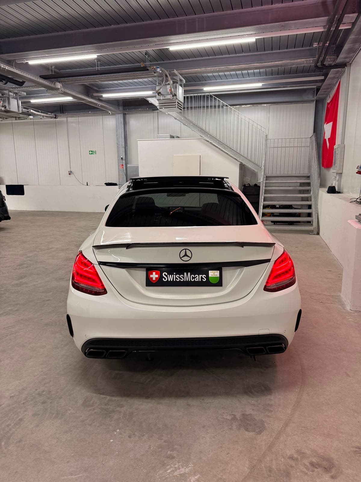 MERCEDES-BENZ C63 S AMG - Miniature 6