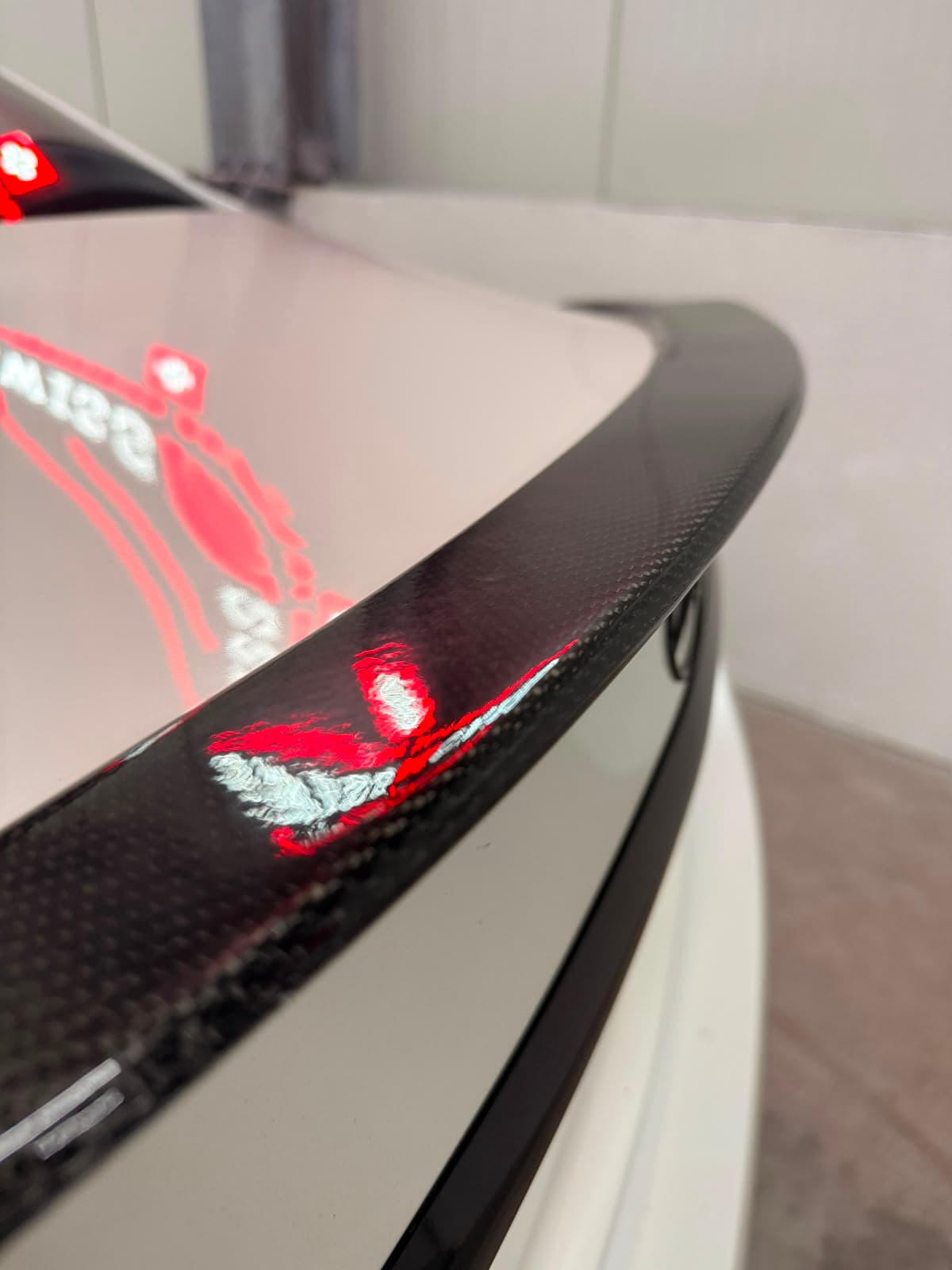 MERCEDES-BENZ C63 S AMG - Miniature 9