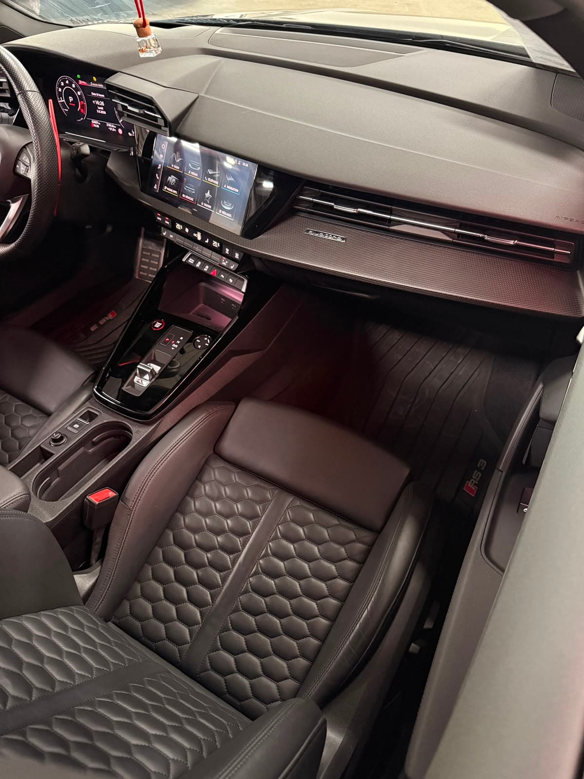 AUDI RS3 Sportback - Miniature 11